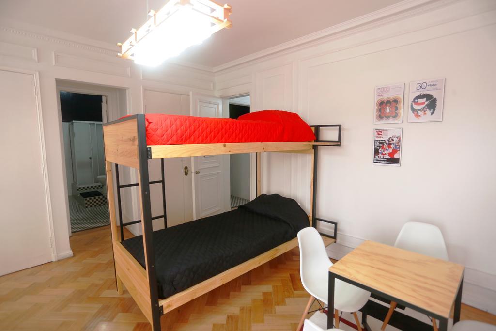 Salvador Hostal & Cafe Сантьяго Экстерьер фото