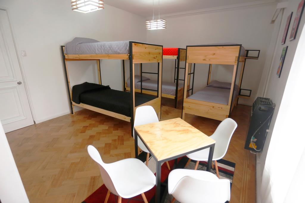 Salvador Hostal & Cafe Сантьяго Экстерьер фото