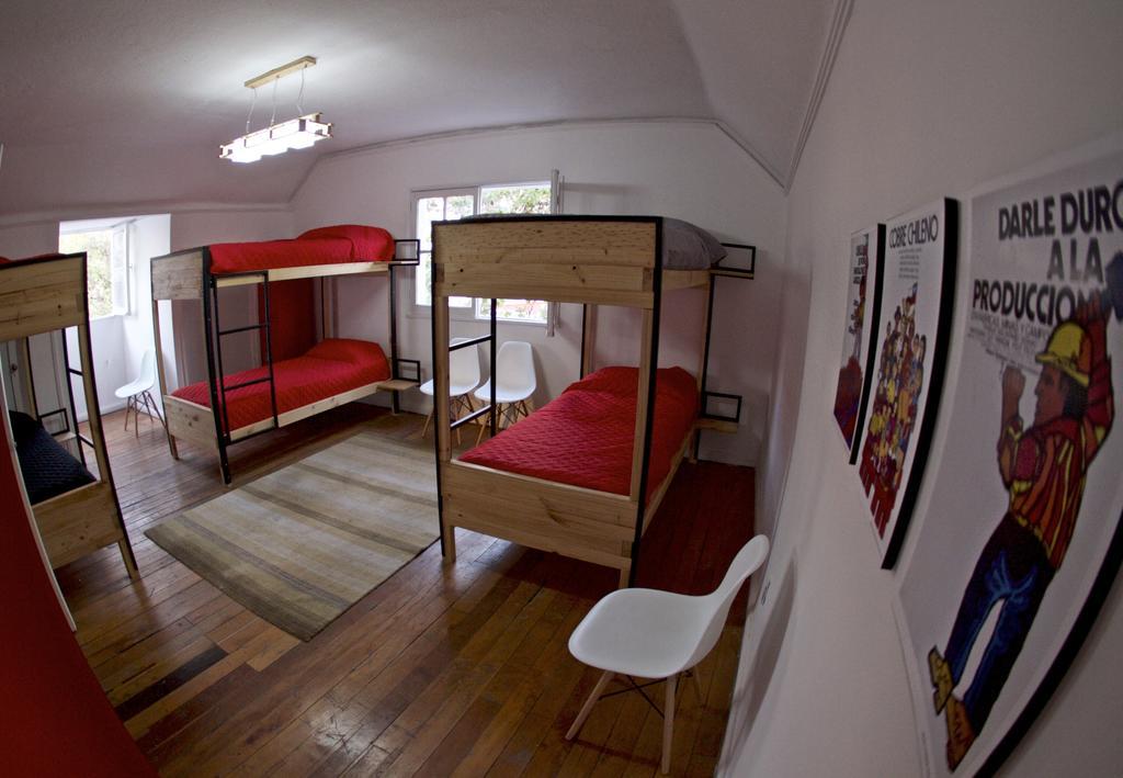 Salvador Hostal & Cafe Сантьяго Экстерьер фото