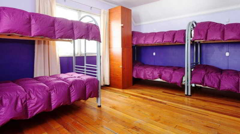Salvador Hostal & Cafe Сантьяго Экстерьер фото