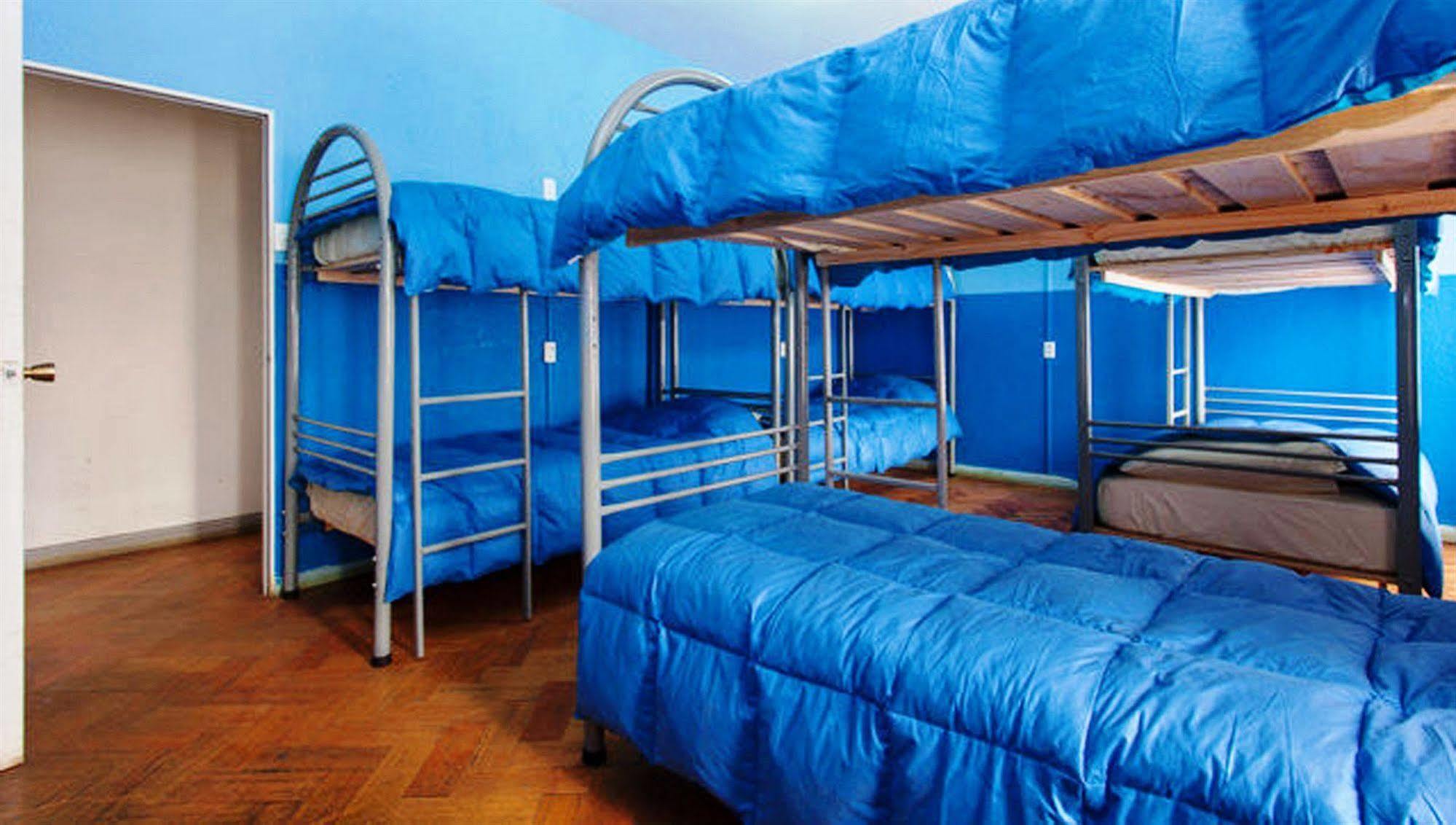 Salvador Hostal & Cafe Сантьяго Экстерьер фото